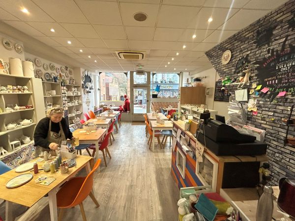 Retail/Shop in Tunbridge Wells - photo 2